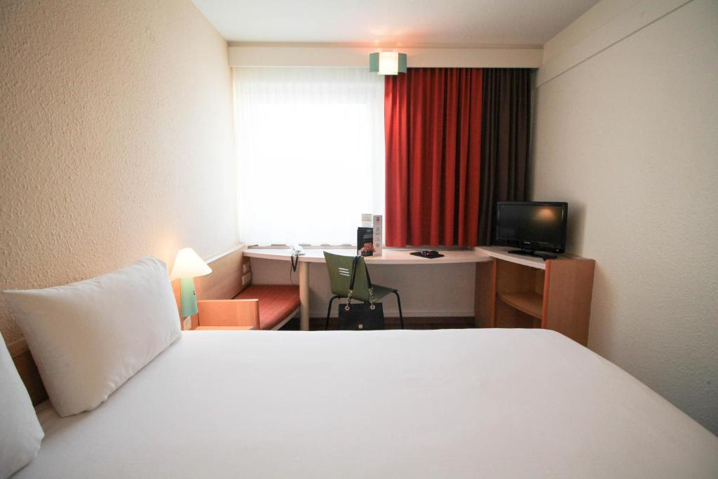 Двухместный (Стандартный номер с кроватью размера «king-size»), ibis Hotel Düsseldorf Hauptbahnhof