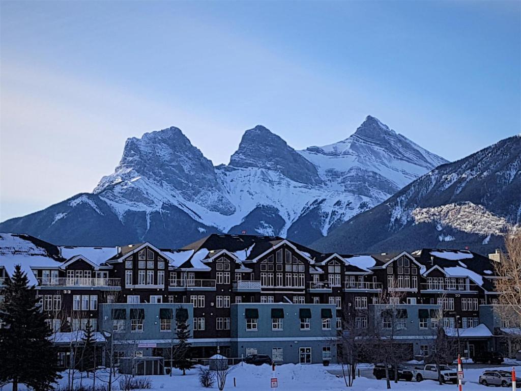 Sunset Resorts Canmore and Spa photo 1