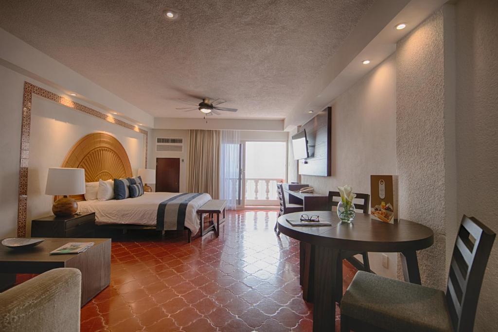 Студио (Отремонтированный номер-студио Делюкс рядом с океаном), Costa Sur Resort & Spa