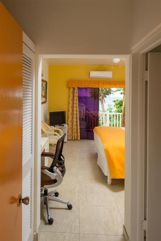 Bird Rock Beach Hotel photo 1