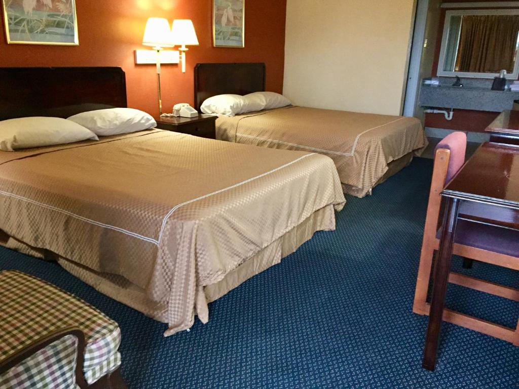 Executive Inn image