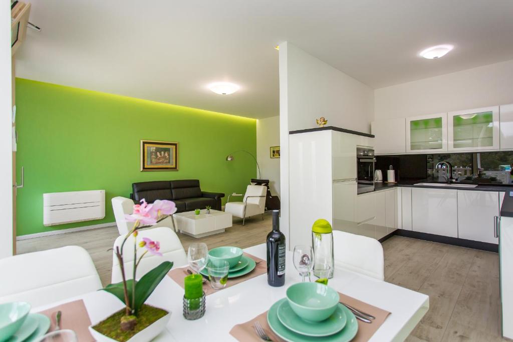 Apartments Makarska Beach photo 4