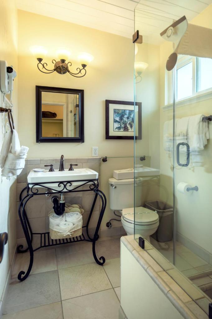 Семейный (Номер выбирается при регистрации заезда), Crown City Inn Coronado