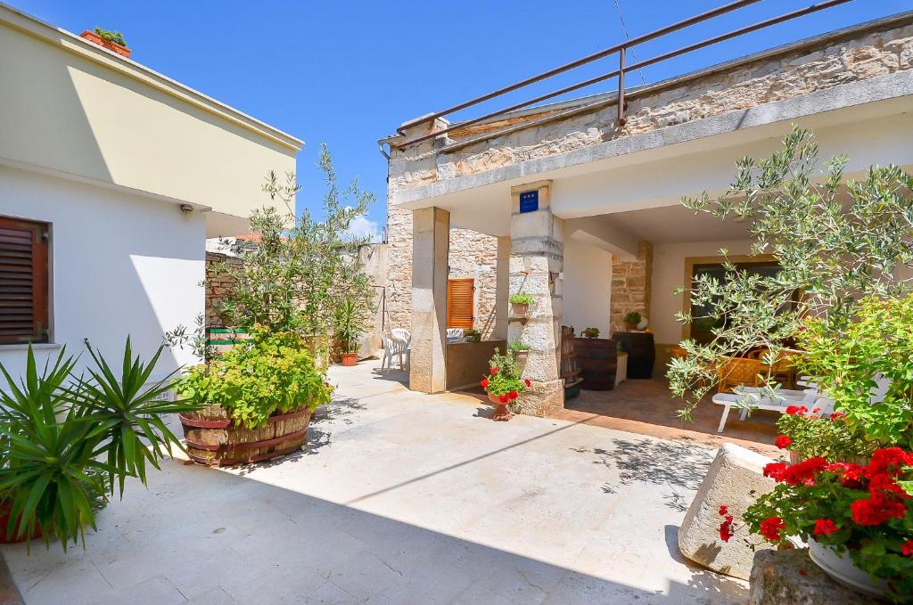 House Marija photo 1