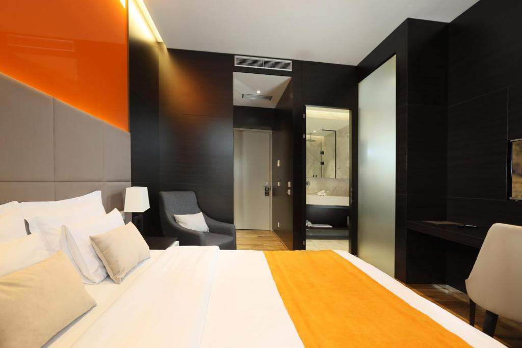 Двухместный (Улучшенный двухместный номер с 1 кроватью), Maccani Luxury Suites