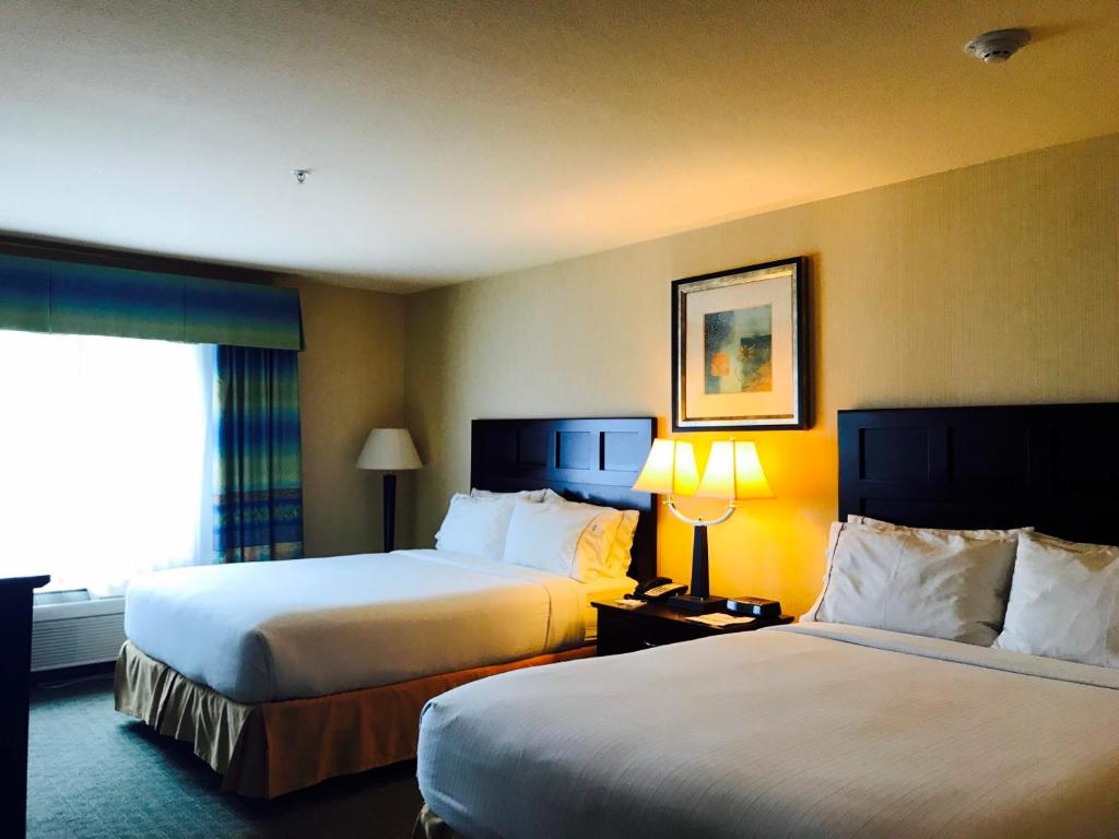 Holiday Inn Express Fort Bragg, an IHG Hotel photo 3