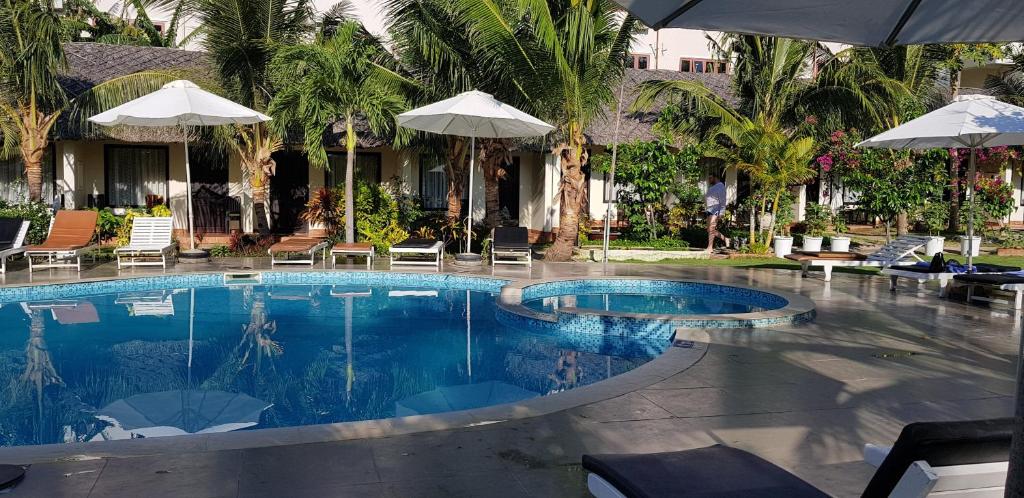 Sun & Sands Beach Hotel