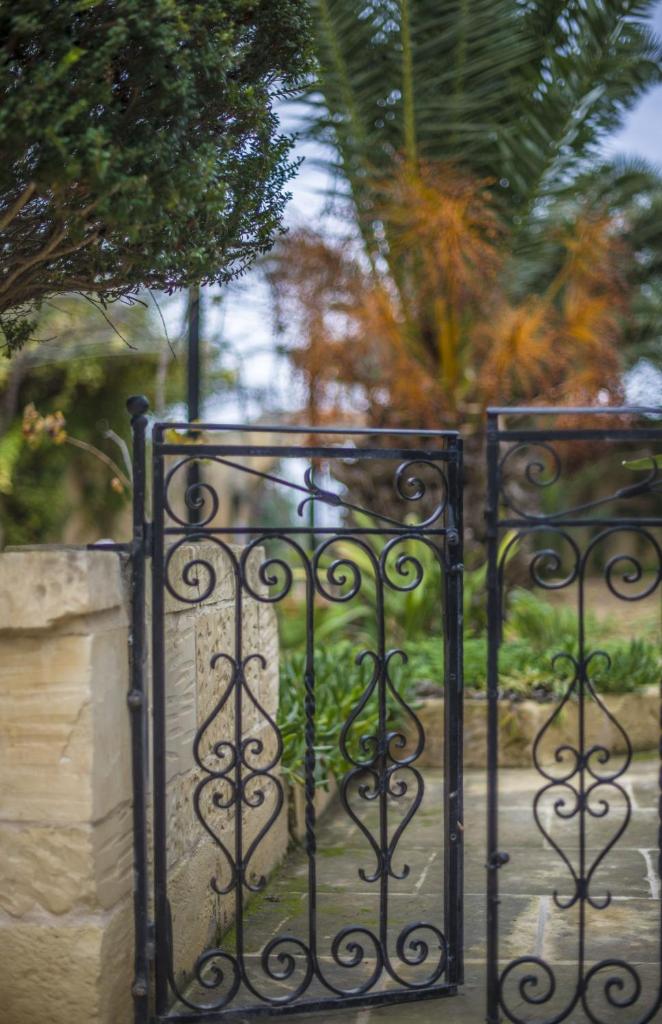 Ta' Bertu Host Family Bed & Breakfast photo 2
