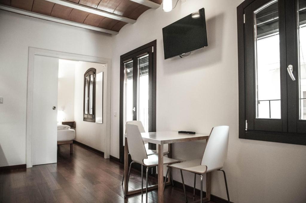Barcelona Beach Apartments photo 3