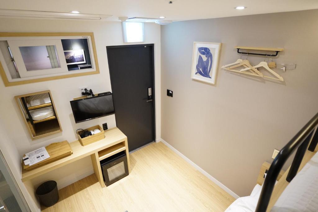 Трехместный (Трехместный номер с собственной ванной комнатой), Artravel Myeongdong