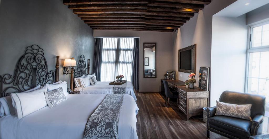 Сьюит (Улучшенный номер с видом на город), Hotel Zocalo Central