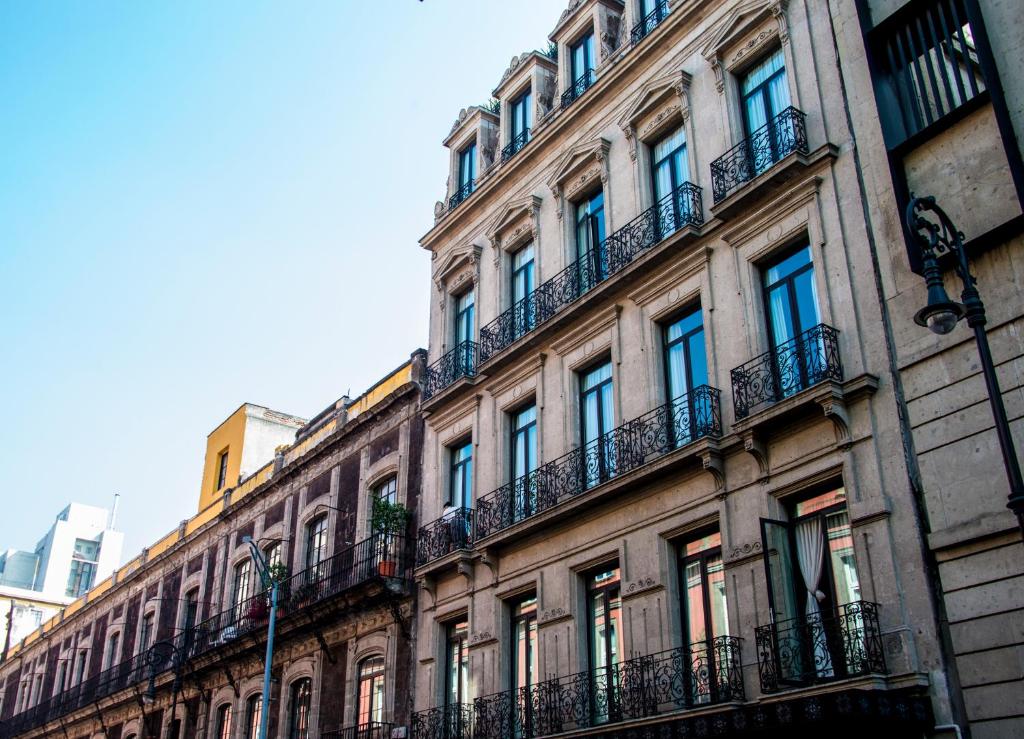 Historico Central Hotel - Tap to explore photos