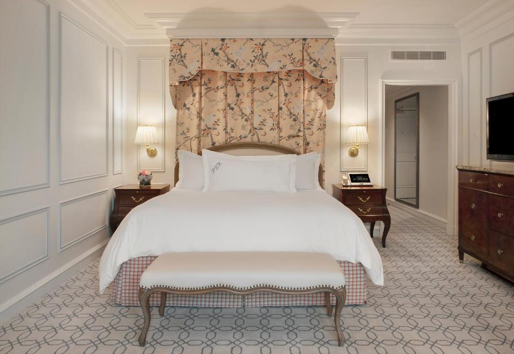Четырехместный (Улучшенный номер с кроватью размера «king-size»), The Peninsula Beverly Hills
