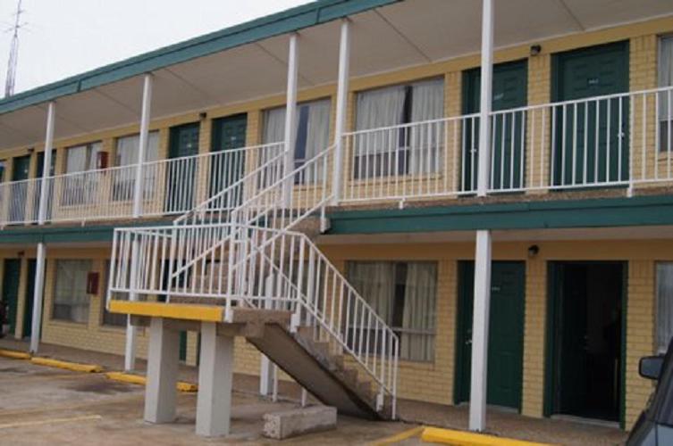 Budget Inn image
