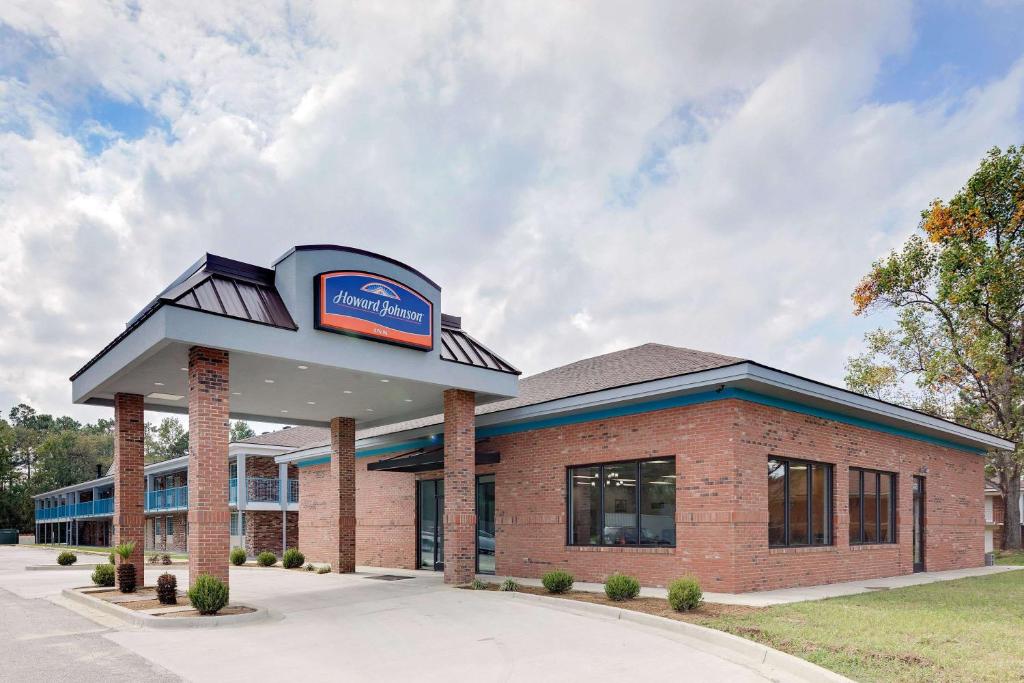Howard Johnson by Wyndham Florence image