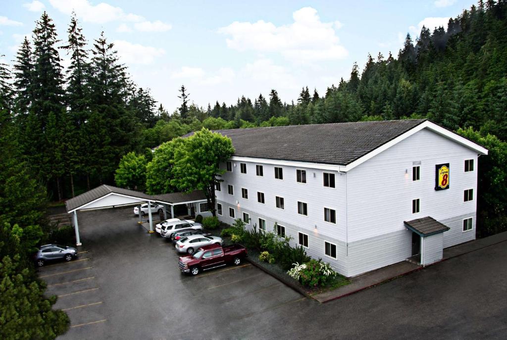 Super 8 by Wyndham Juneau image
