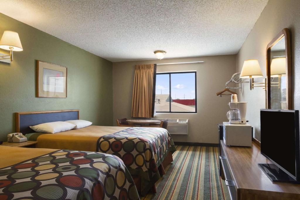 Super 8 by Wyndham Blackwell photo 3