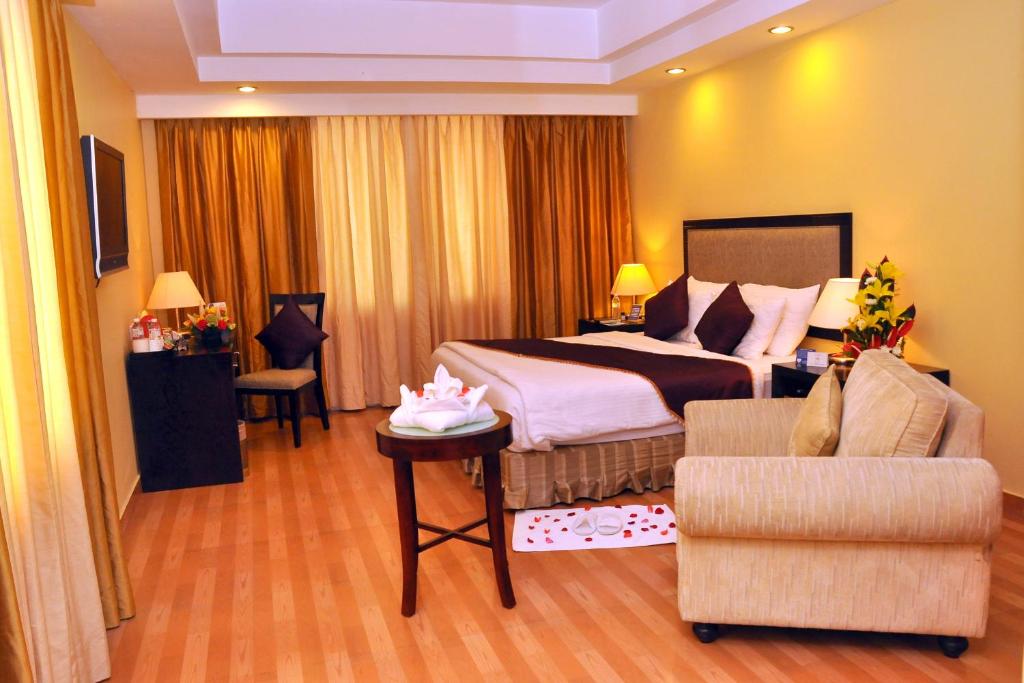 Сьюит (Suite with Free Drop to Sipcot IT Park), Gokulam Park Sabari OMR