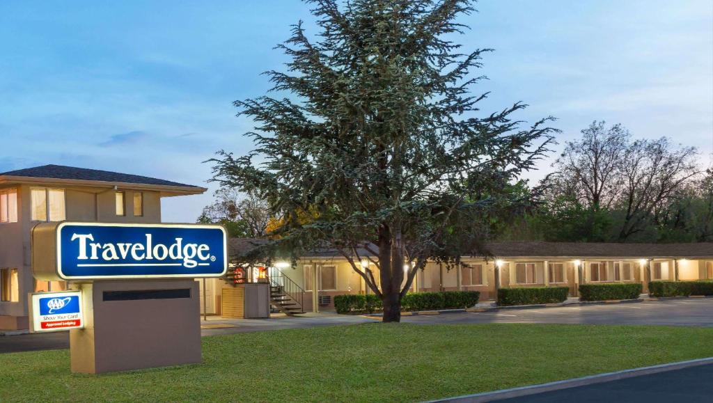 Travelodge by Wyndham Santa Rosa Wine Country image