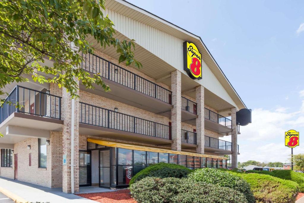 Super 8 by Wyndham Manassas photo 1