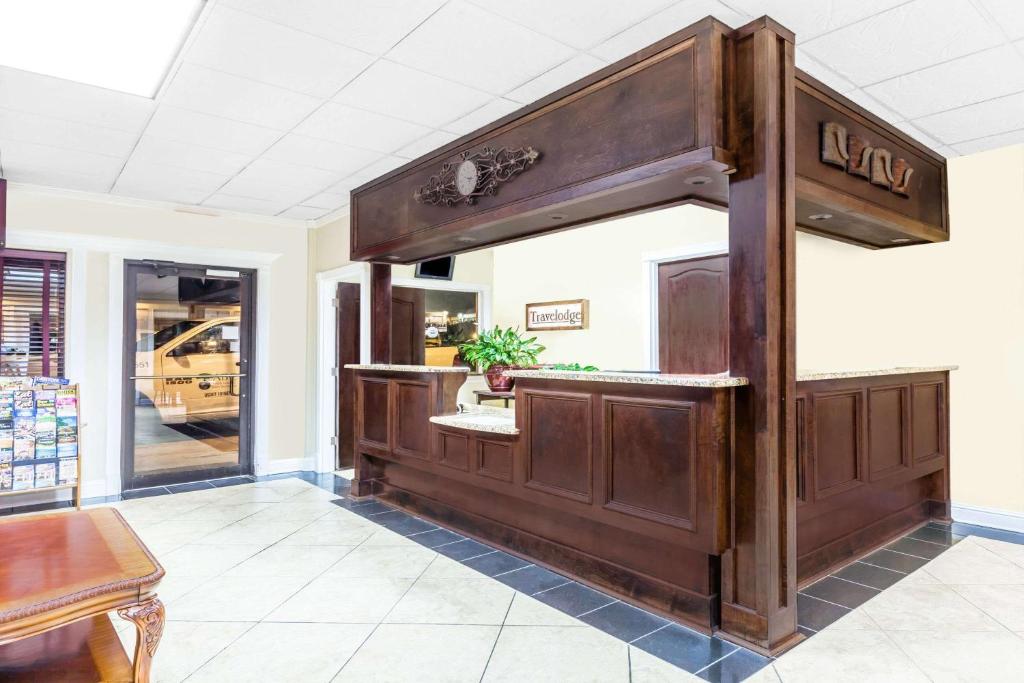 Travelodge by Wyndham Shreveport LA photo 1