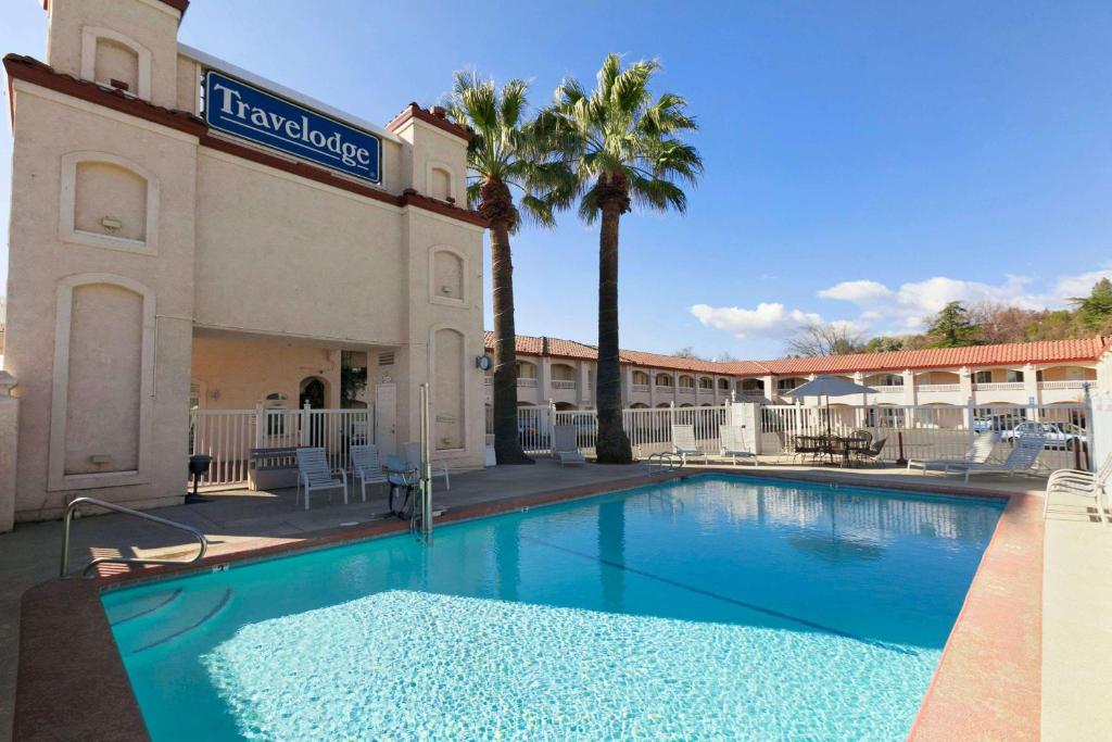 Travelodge by Wyndham Redding CA image