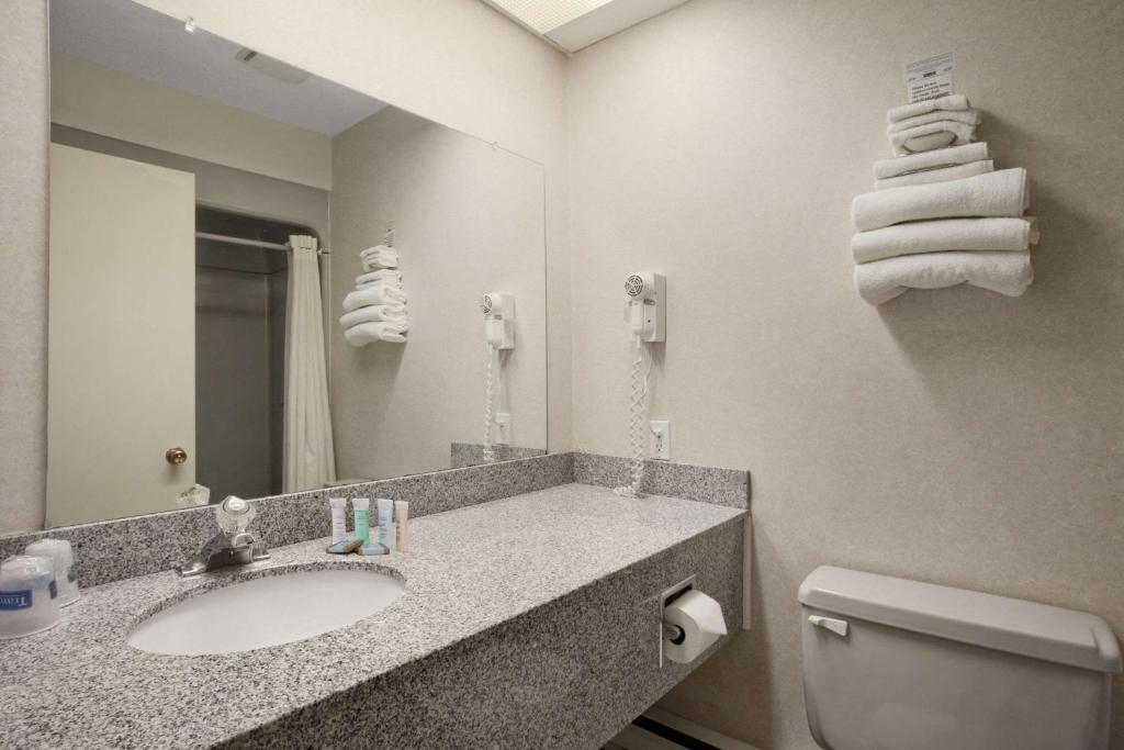Travelodge by Wyndham Bracebridge photo 3