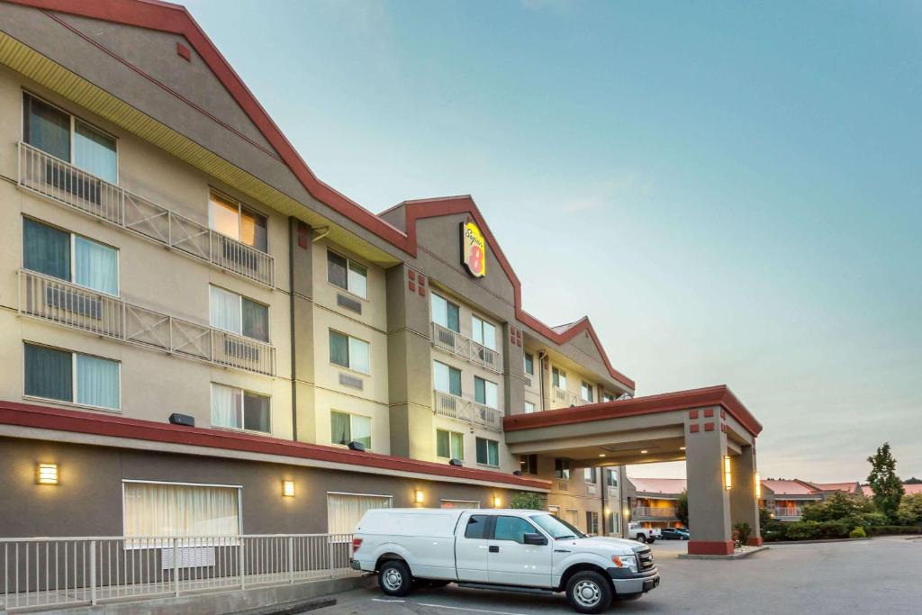 Super 8 by Wyndham Abbotsford BC photo 1