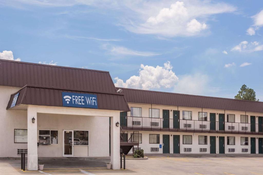 Travelodge by Wyndham Cordele image