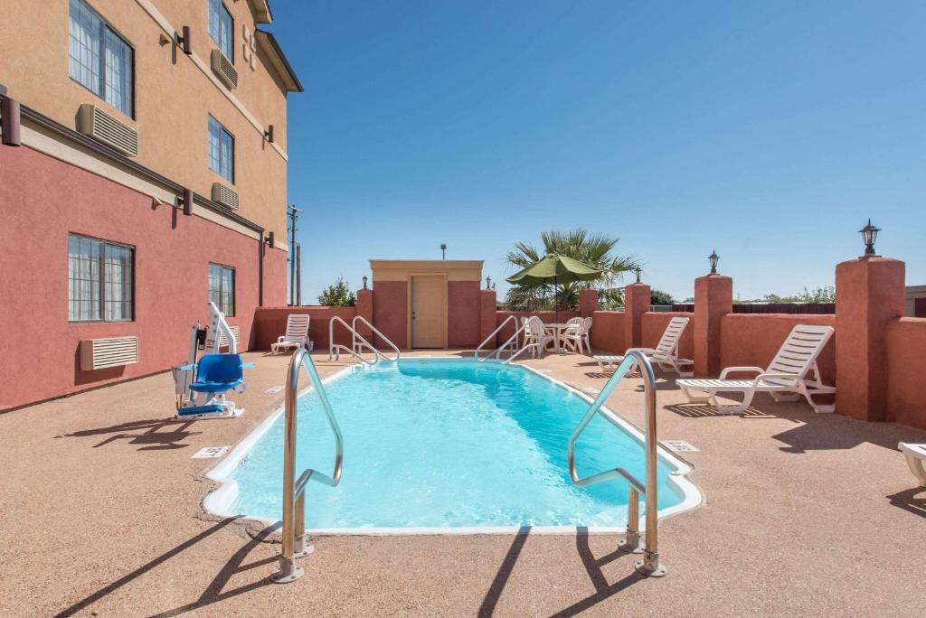 Super 8 by Wyndham Abilene South image