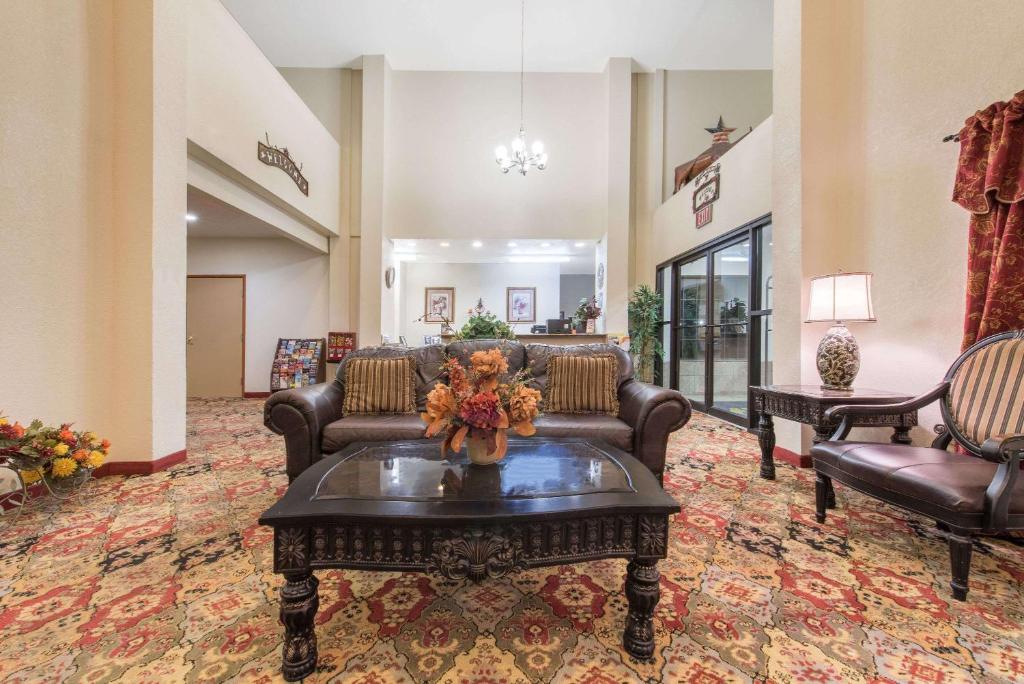 Super 8 by Wyndham Abilene South photo 1