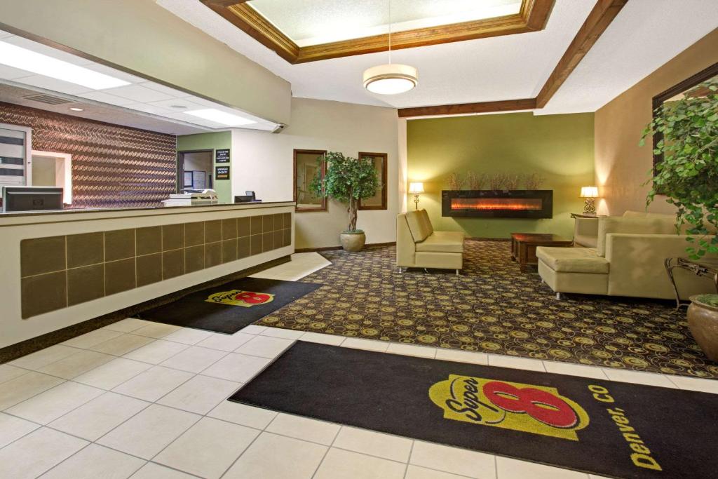 Super 8 by Wyndham Wheat Ridge/Denver West photo 1