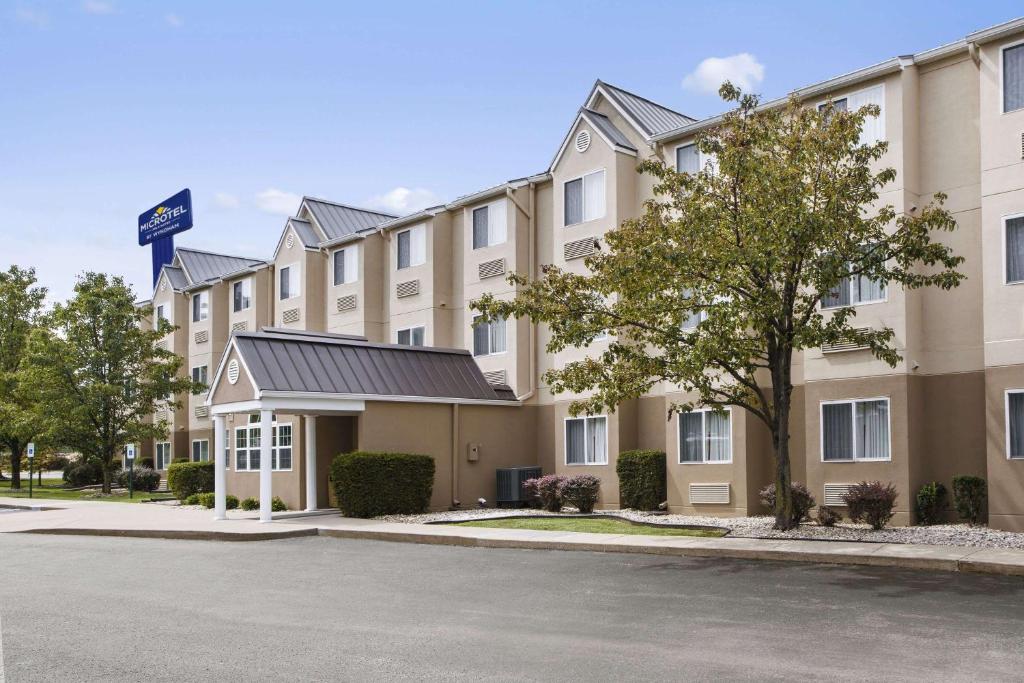 Microtel Inn by Wyndham Louisville East image