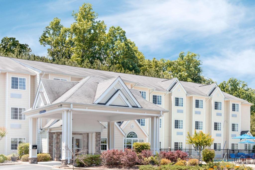 Microtel Inn & Suites by Wyndham Gardendale image