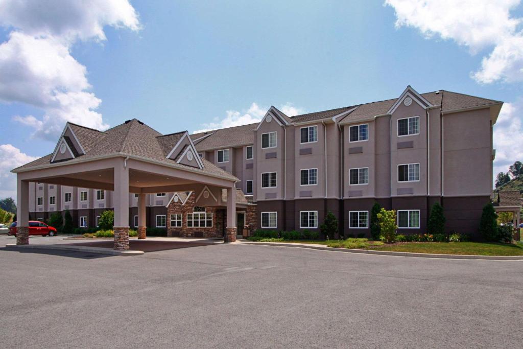 Microtel Inn & Suites by Wyndham Bridgeport image