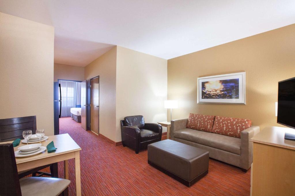 Hawthorn Suites by Wyndham Corpus Christi photo 1