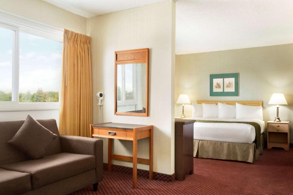 Travelodge by Wyndham Lethbridge photo 4