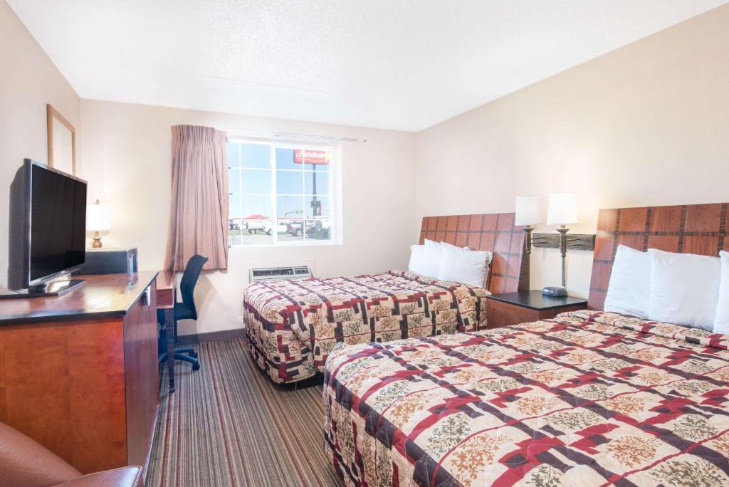 Knights Inn Grand Forks image