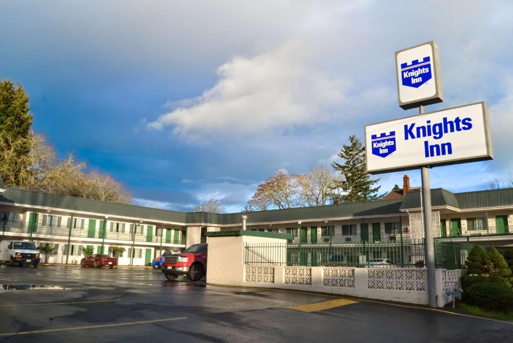 Knights Inn Salem, OR image