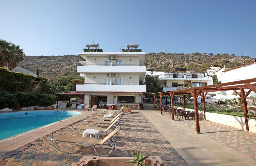 Iraklis Apartments photo 3