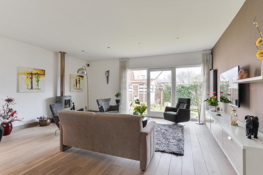 Spacious Family Home Halfweg photo 1