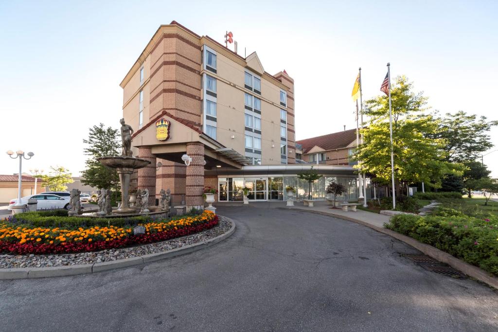 Monte Carlo Inn Airport Suites photo 1