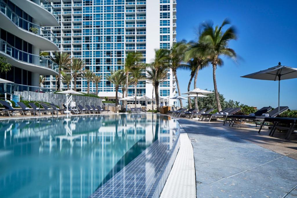 Carillon Miami Wellness Resort - Tap to explore photos