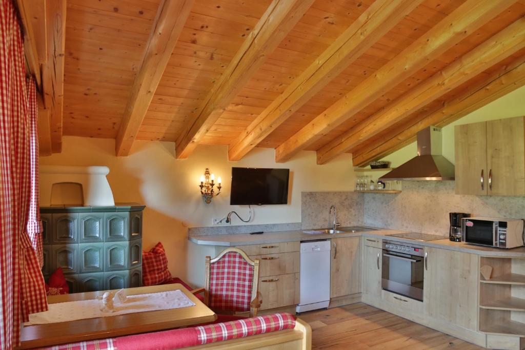 Апартаменты (Апартаменты с балконом), Landhaus Karwendel