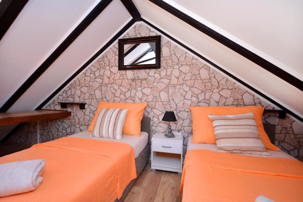 Apartments & Rooms As photo 2