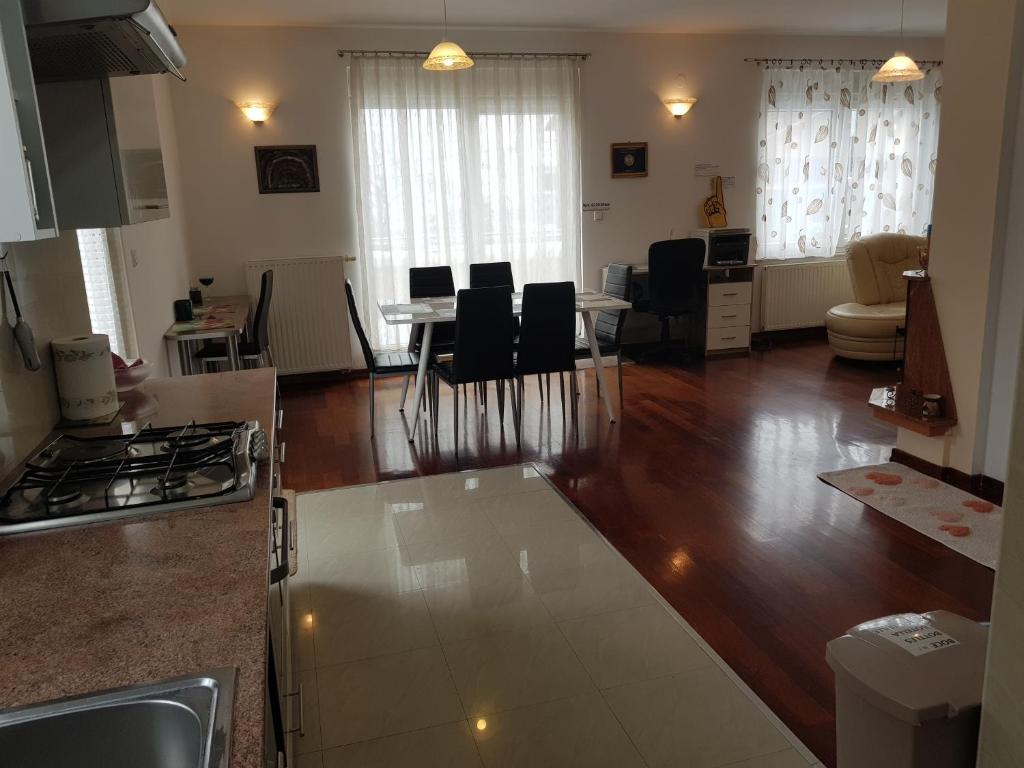 Apartman Maksimir Lux Zagreb-145m2 photo 4