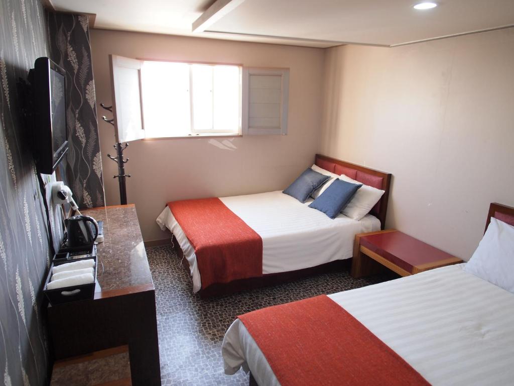 Четырехместный (Четырехместный номер с собственной ванной комнатой), Hostel J Stay