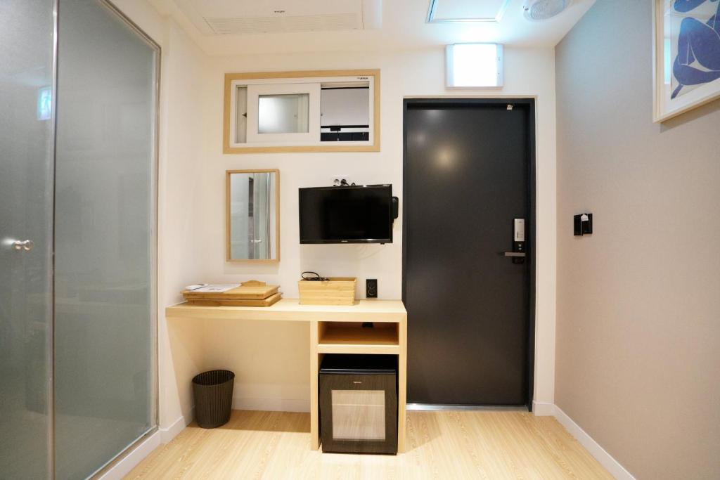 Трехместный (Трехместный номер с собственной ванной комнатой), Artravel Myeongdong