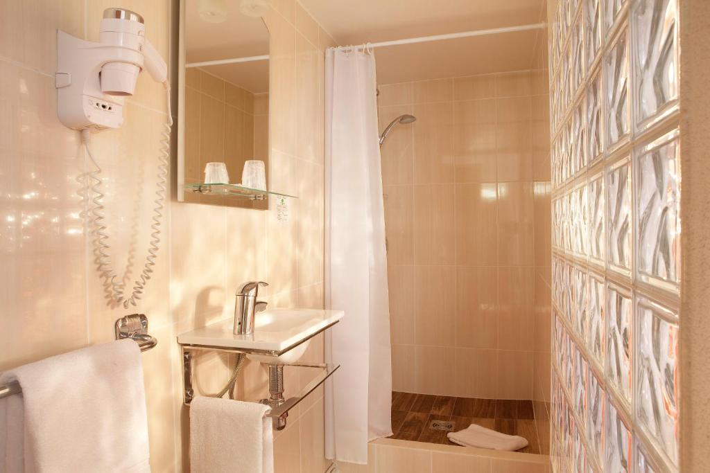 Двухместный (Стандартный двухместный номер с 1 кроватью), Hôtel Londres Saint Honoré