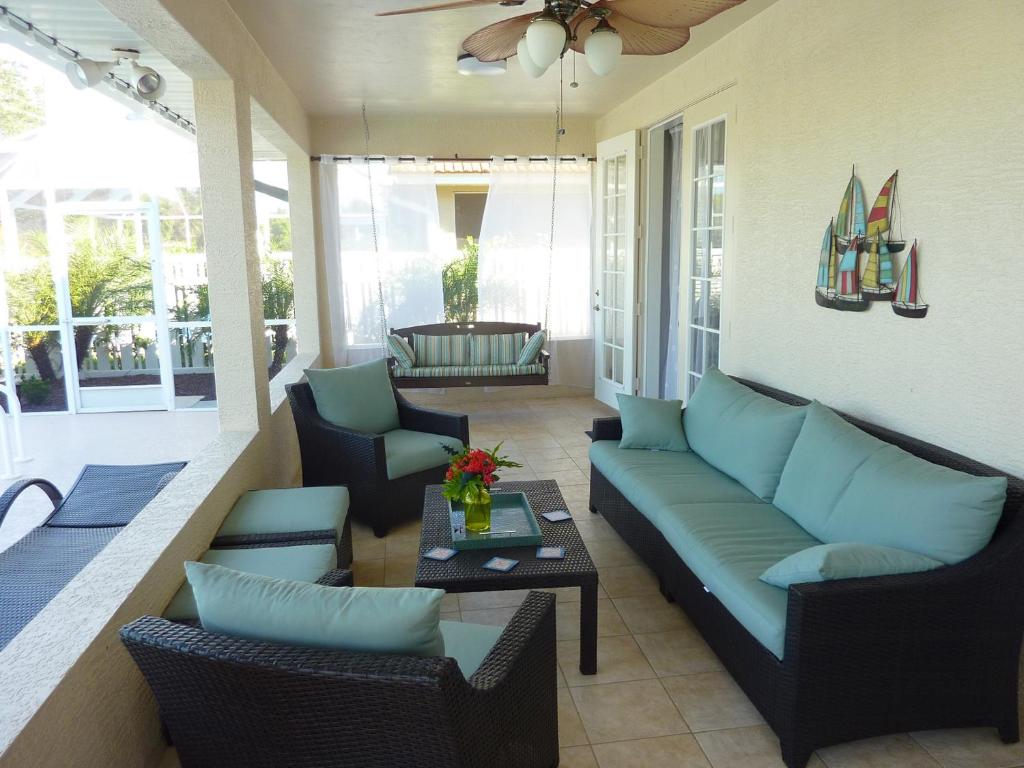 Luxury and the beach photo 2